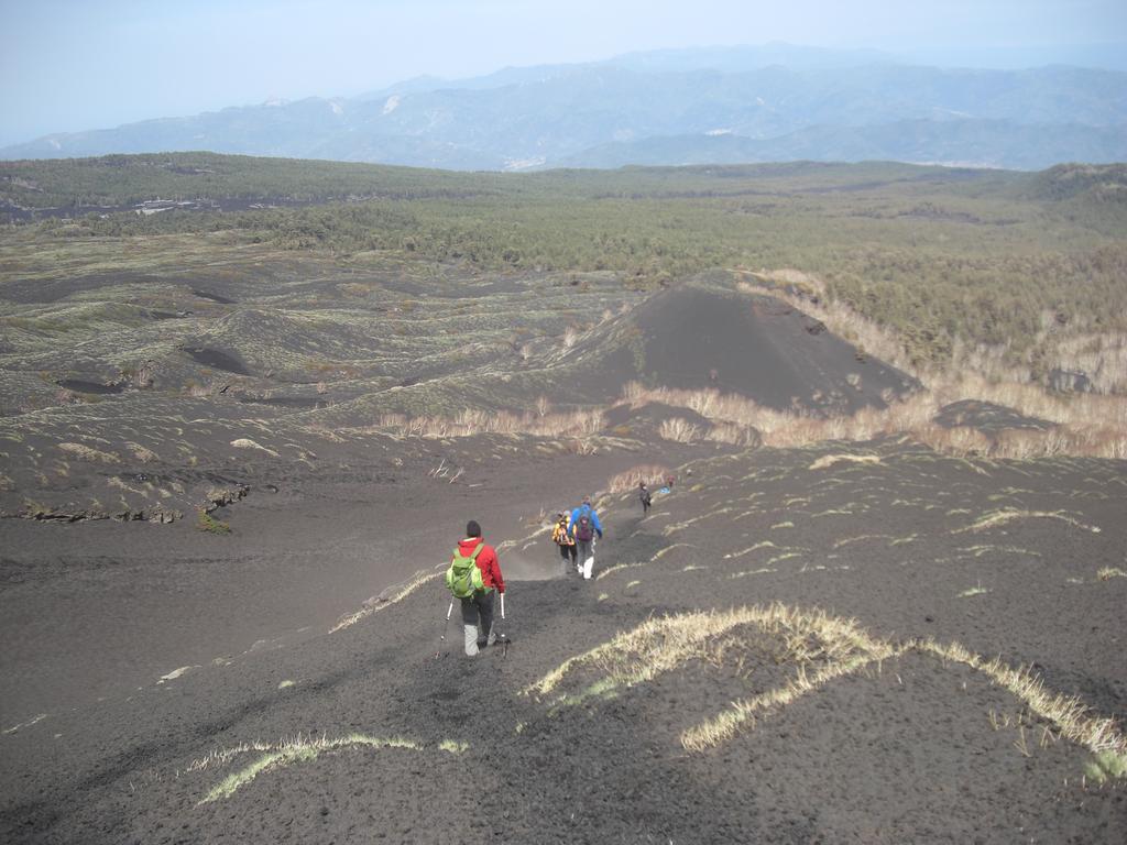 Sotto Il Vulcano Николози Екстериор снимка