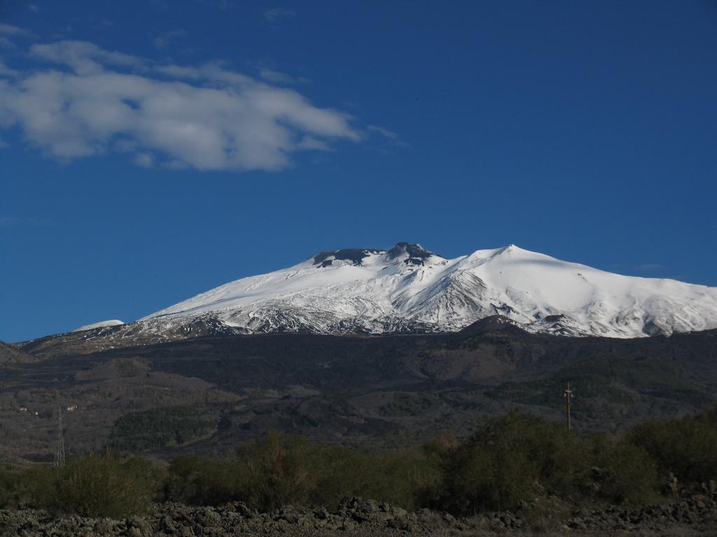Sotto Il Vulcano Николози Екстериор снимка